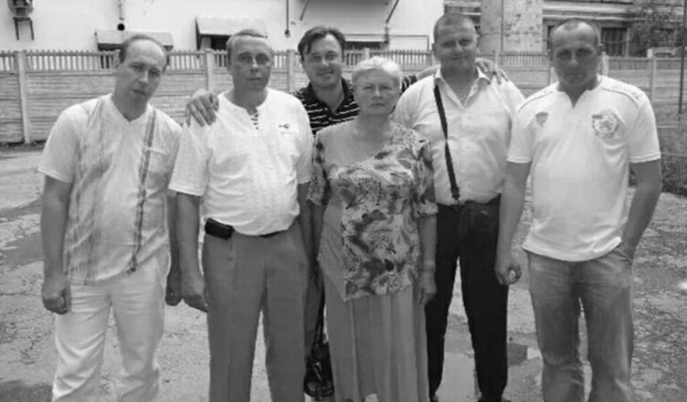 Ким були батьки Залужного, як він виглядав у школі і як опинився в Росії: факти з життя “Залізного генерала”. Фото Ким були батьки Залужного, як він виглядав у школі і як опинився в Росії: факти з життя “Залізного генерала”. Фото