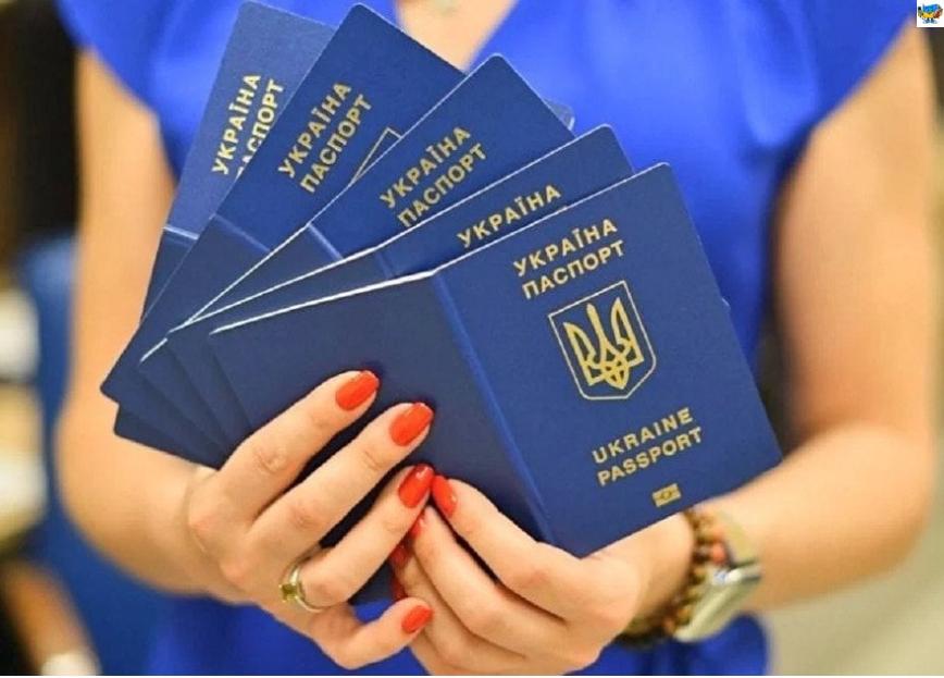 Рада ухвалила важливі зміни до оформлення паспортів українців